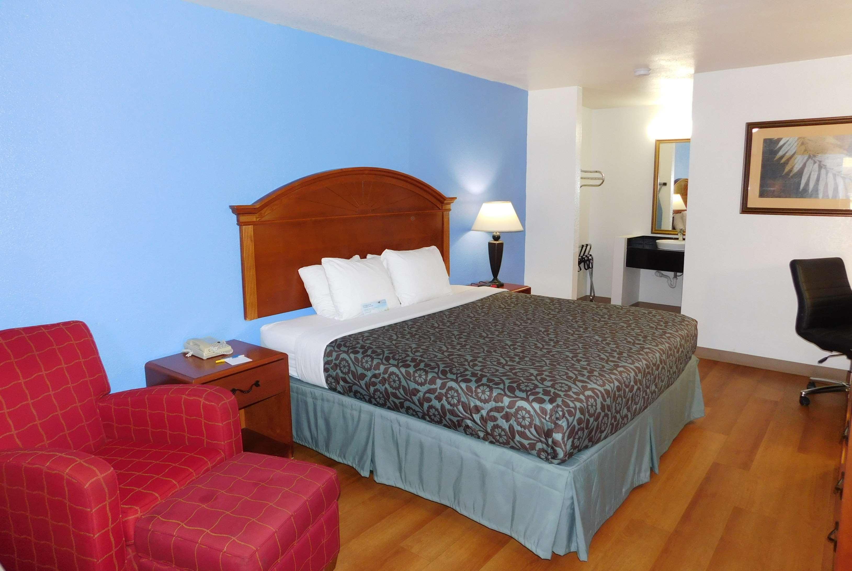 Days Inn By Wyndham Oklahoma City Nw Expressway Warr Acres Zewnętrze zdjęcie